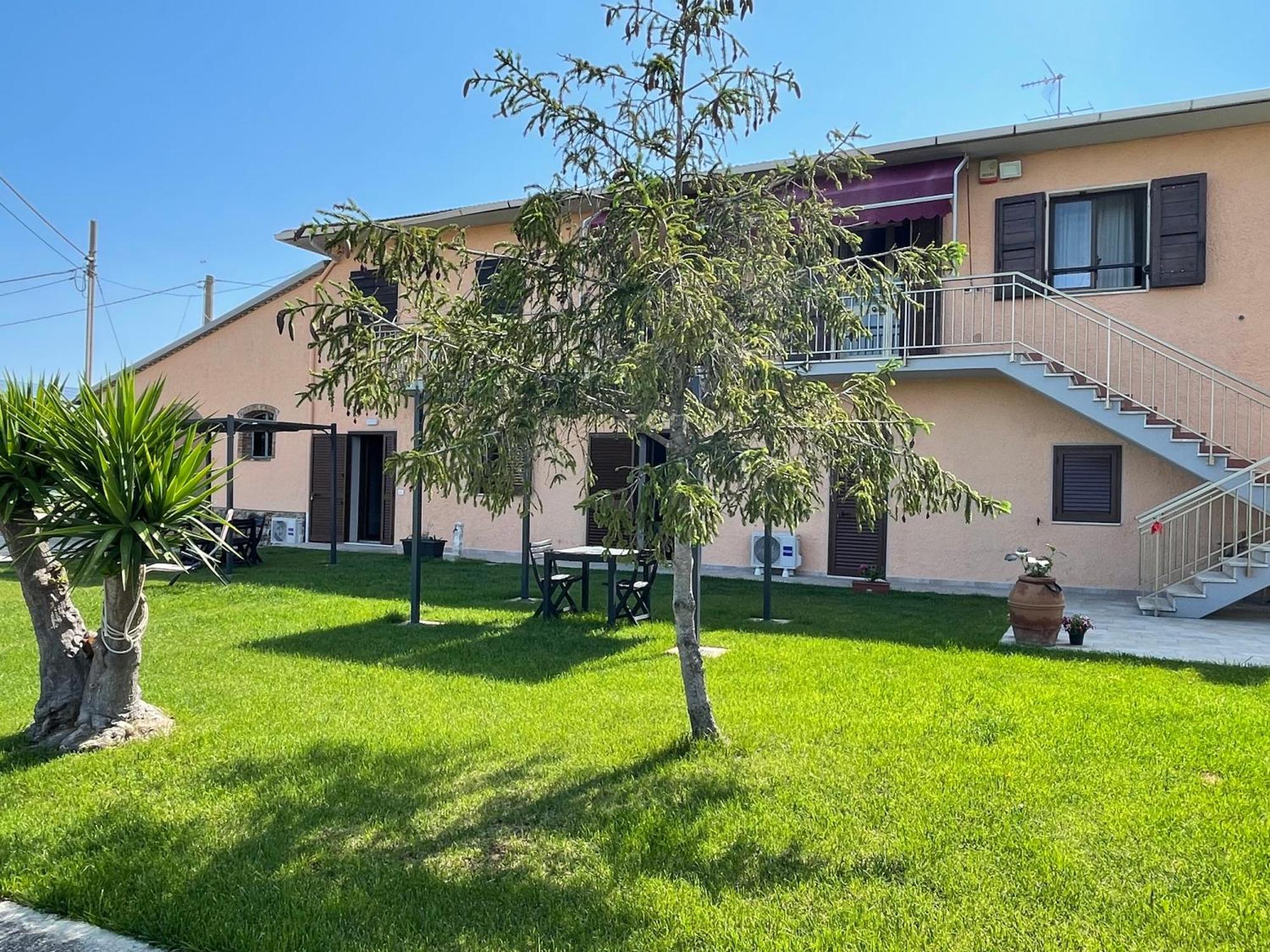 Agriturismo Da Michele E Carmela Di Voli Patrizia 多诺然蒂克 外观 照片